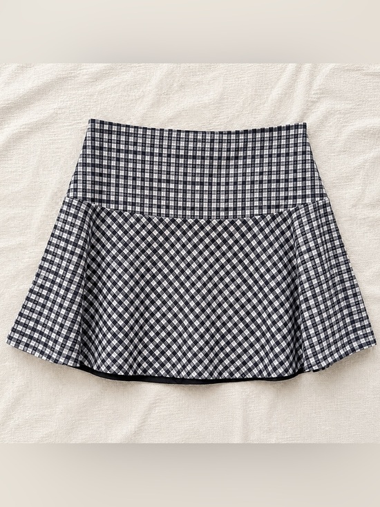 Tommy Hilfiger Dresses & Skirts - Tommy Hilfiger Gingham Flare Skirt Size 10 Navy White Embroidered Preppy